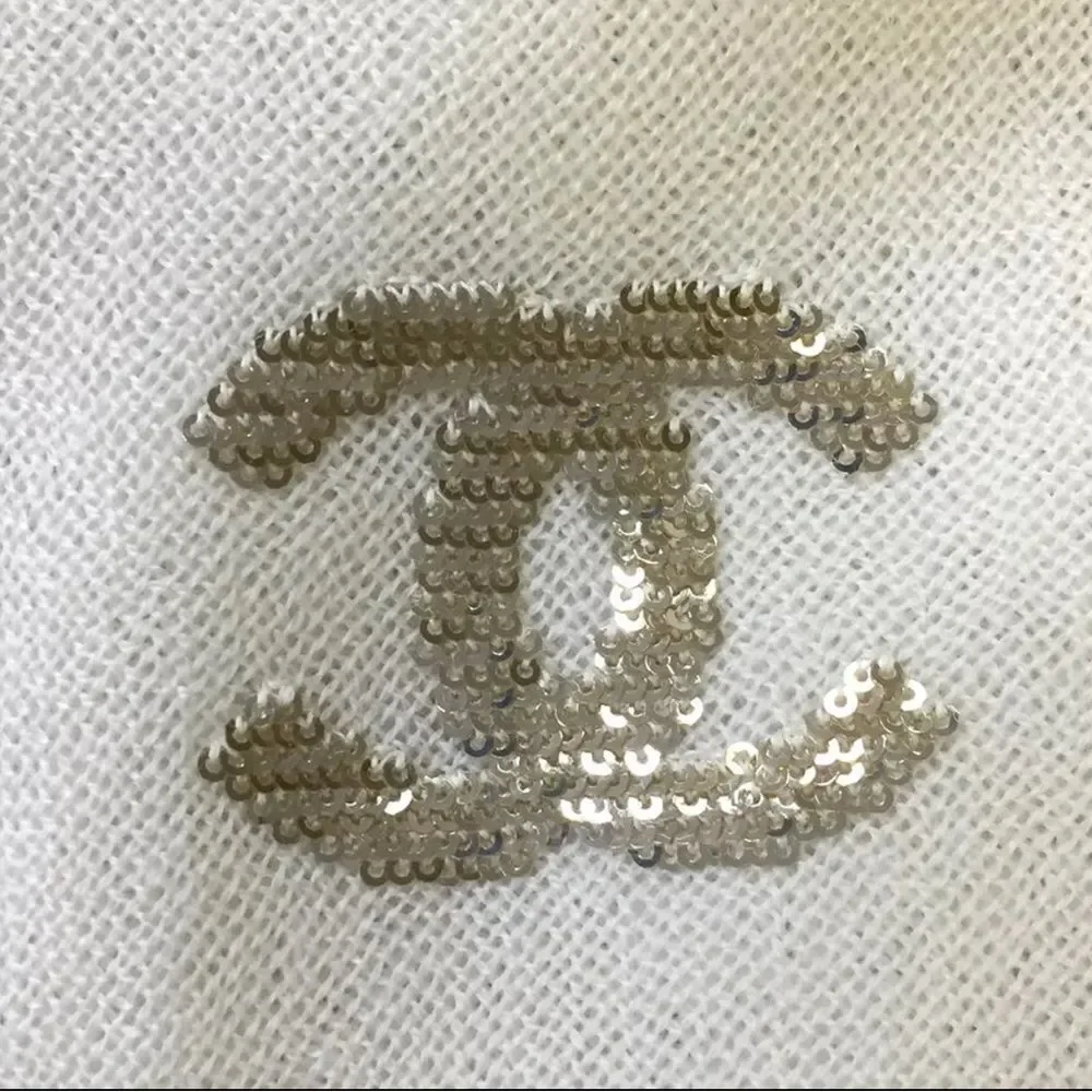 Auth Chanel 100% Creamy White Cashmere CC Gold Sequins Stole Scarf Muffler Wrap